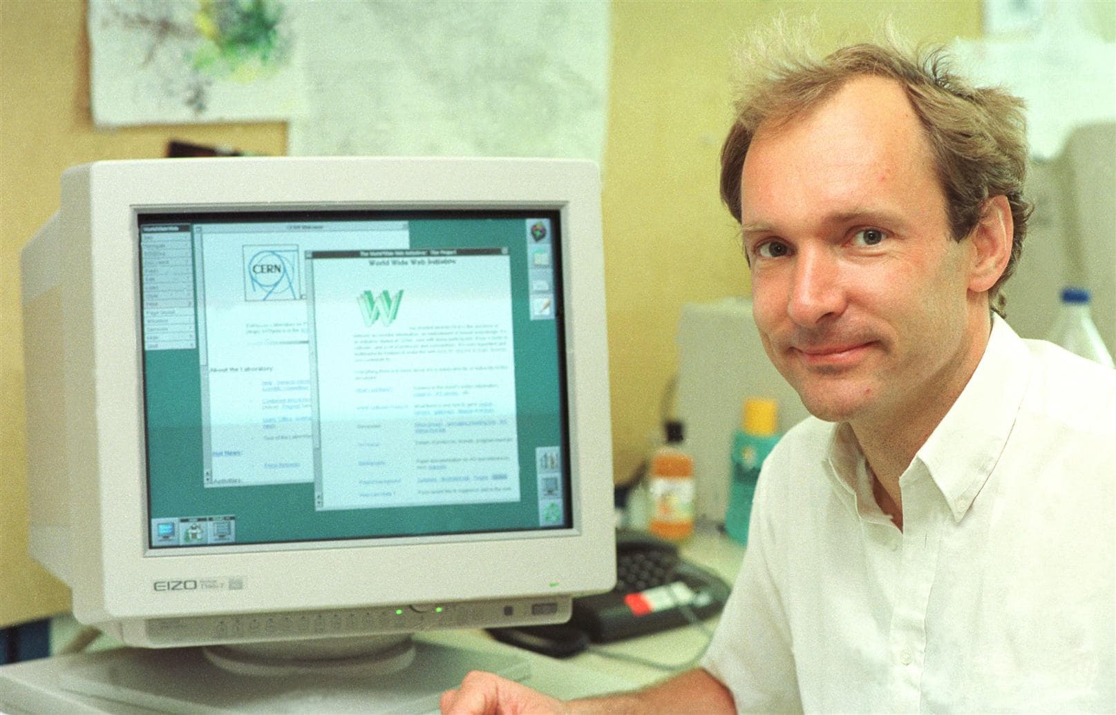Tim Berners-Lee: Bapak Web Dunia